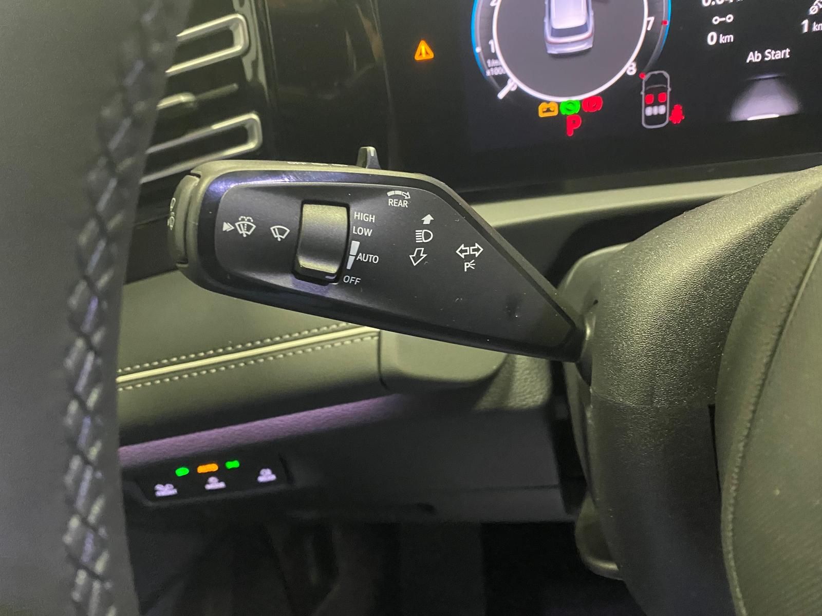 Fahrzeugabbildung Volkswagen Tiguan 1.5 eTSI+Elegance+AHK+NAVI+360 KAMERA+HUD