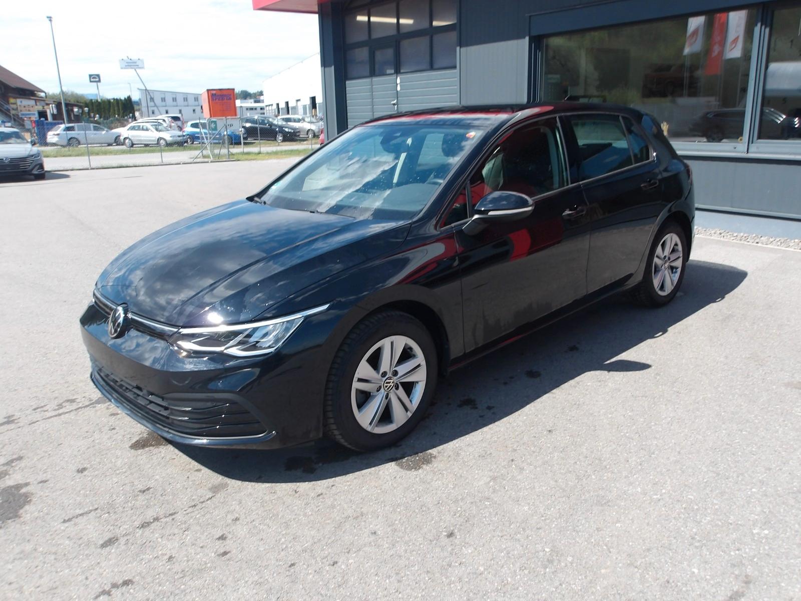Volkswagen Golf VIII Lim. Life DSG *EXP. 14990*