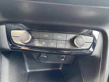 Bild 19 Opel Corsa 1,2 Elegance NAVIGATION