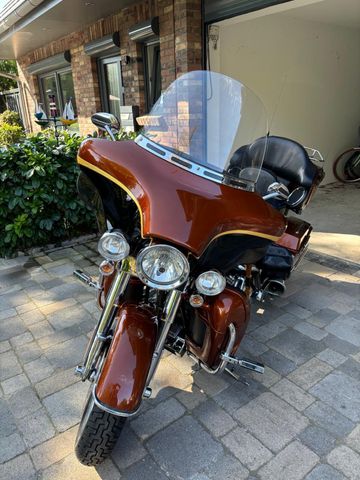 Harley-Davidson  FLHTCUSE3 Screamin Ultra Classic Electra Glide 