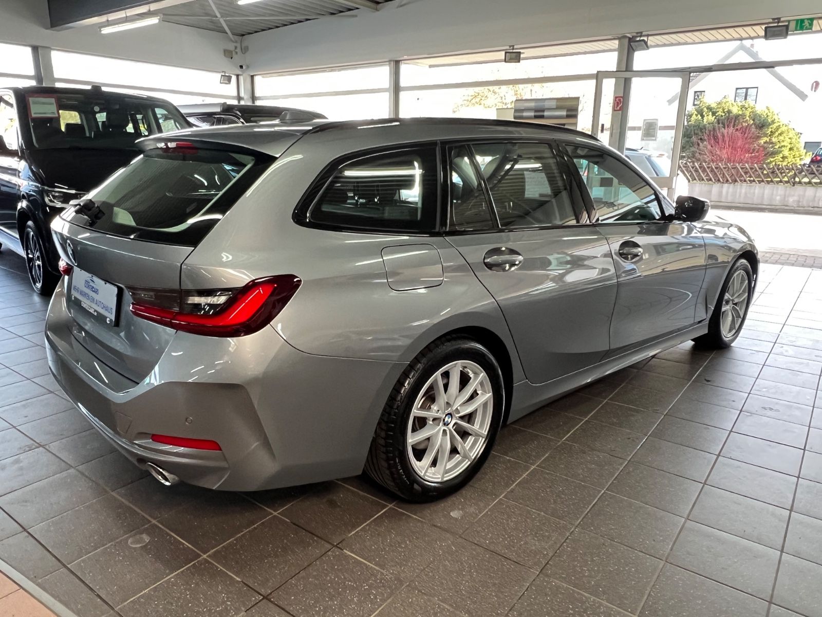 BMW 318 d Touring Driving Assistant+Curved+FACE foto 9