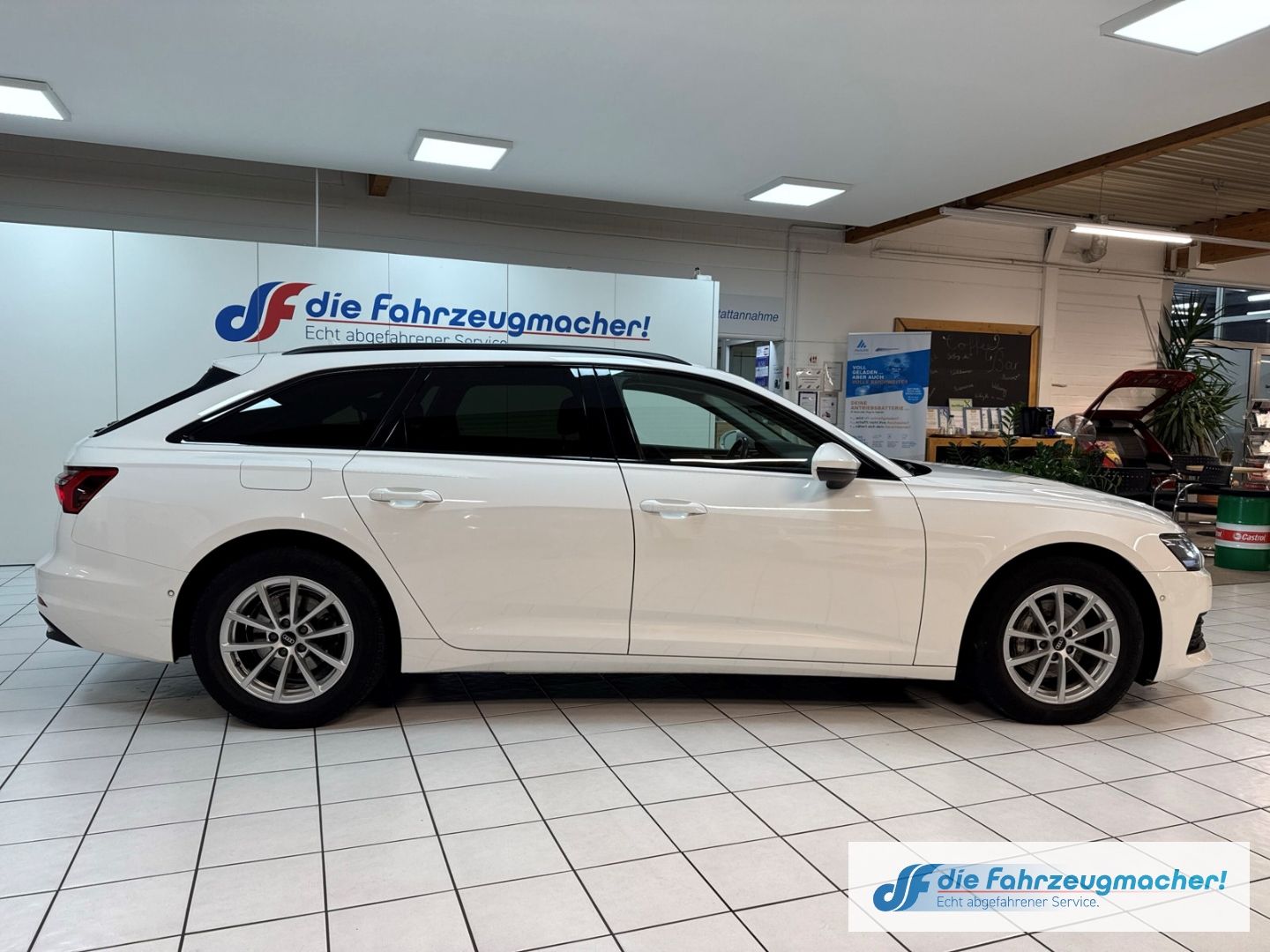 Fahrzeugabbildung Audi A6 Avant 40 TDI StandHZG AHK-klappbar Navi LED A