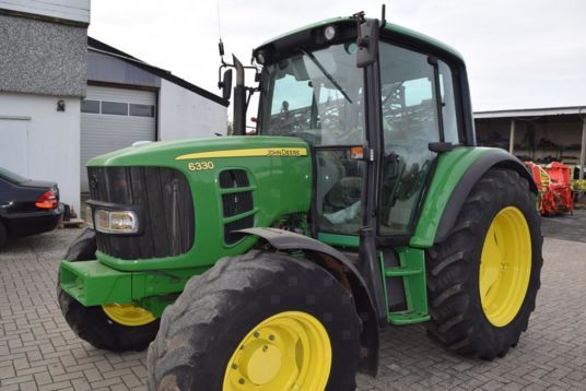 John Deere 6330 