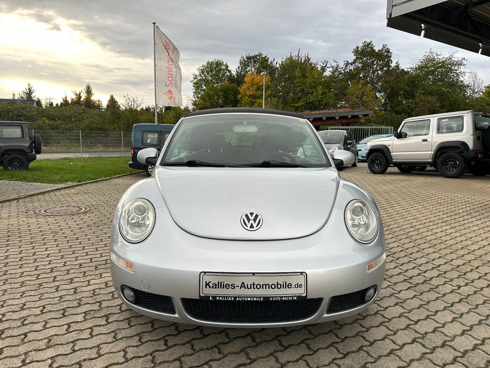 Fahrzeugabbildung Volkswagen New Beetle 1.6 Cabriolet KLIMA+SHZ+TÜV-NEU