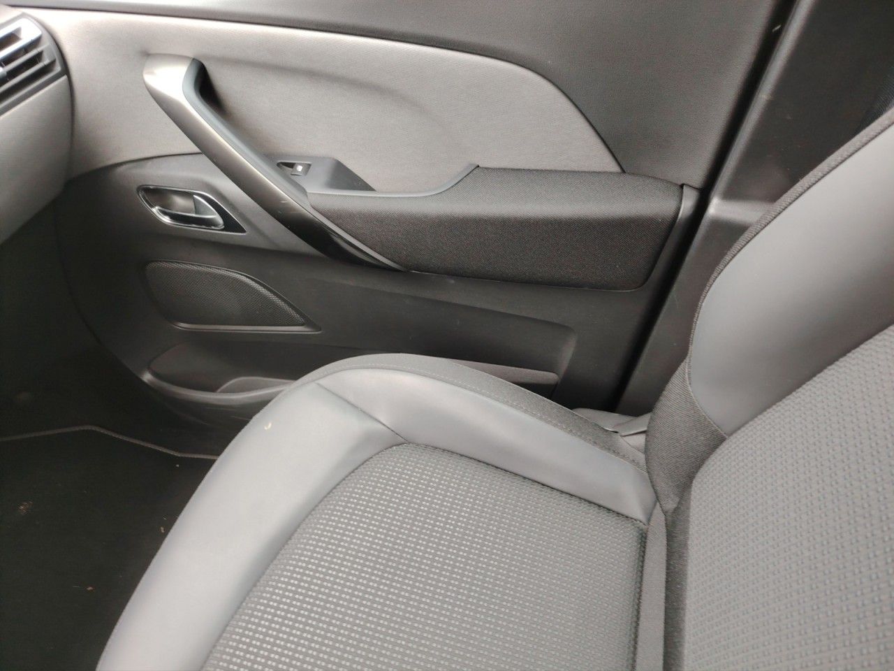 Fahrzeugabbildung Citroën Grand C4 Picasso/Spacetourer Shine Pack 7-Sitzer