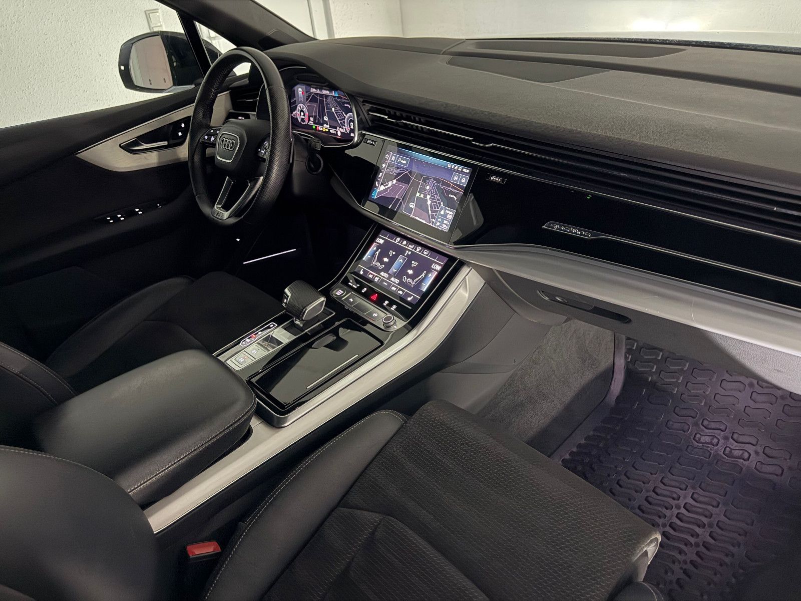Fahrzeugabbildung Audi Q7 50 TDI Quattro S LINE/BOSE/MEMORY/HuD/7-SITZE