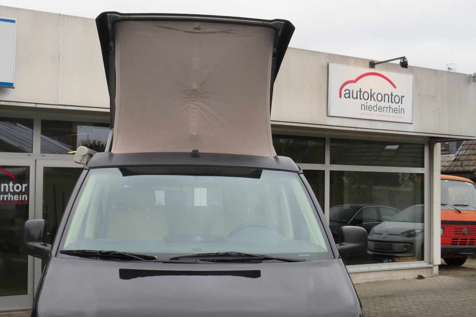 Fahrzeugabbildung Volkswagen T5 California 1.H SCHECKHEFT MOTOR TEILÜBERHOHLT