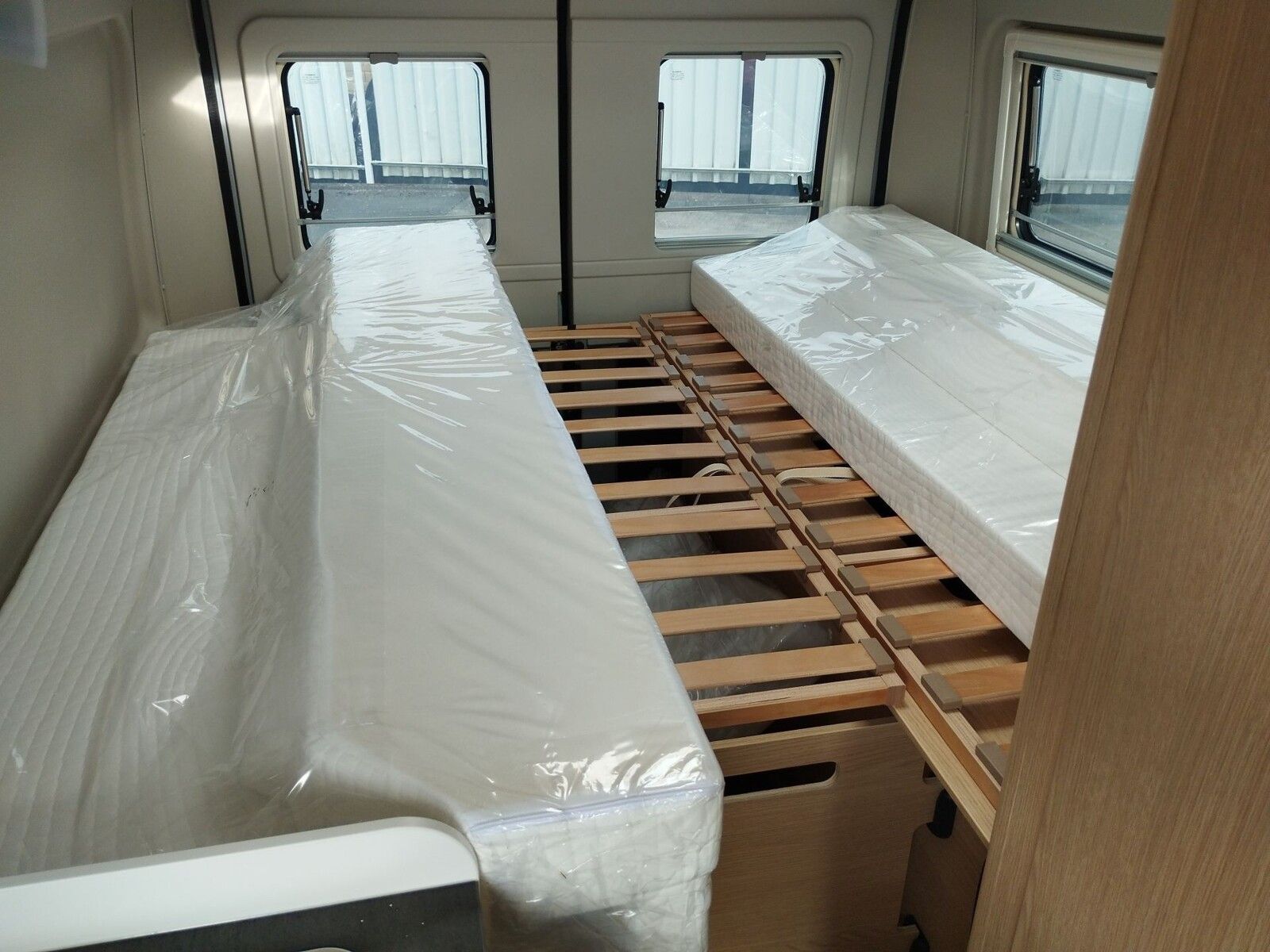 Fahrzeugabbildung Sunlight Adventure Cliff 640 Automatik, Dörr Edition, LT
