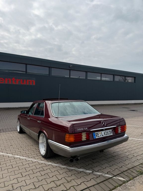Mercedes-Benz 300