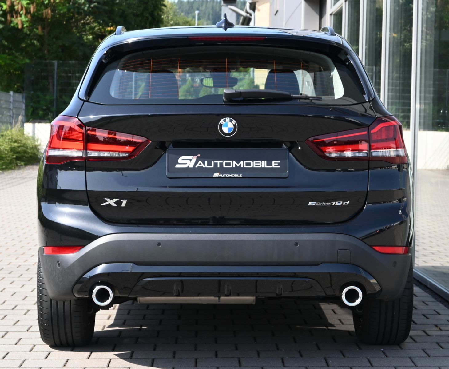 Fahrzeugabbildung BMW X1 sDr18d SPORT °AHK°DAB°KEYLESS°SPORTSITZE°18"°