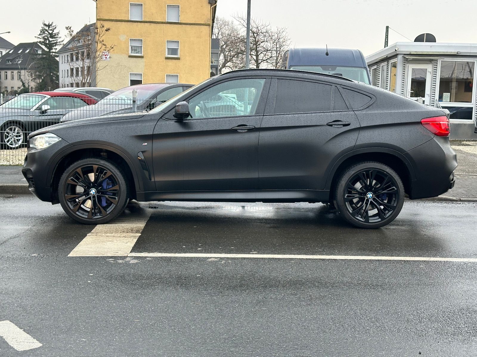 Fahrzeugabbildung BMW X6 M50 M SPORTPAKET*AHK+KAMERA*