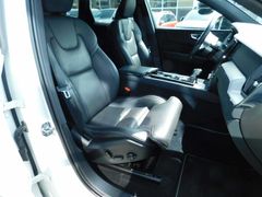 Fahrzeugabbildung Volvo XC60 Diesel D4 Geartronic R-Design 'Komforsitze,