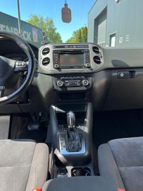 Volkswagen Tiguan - 11