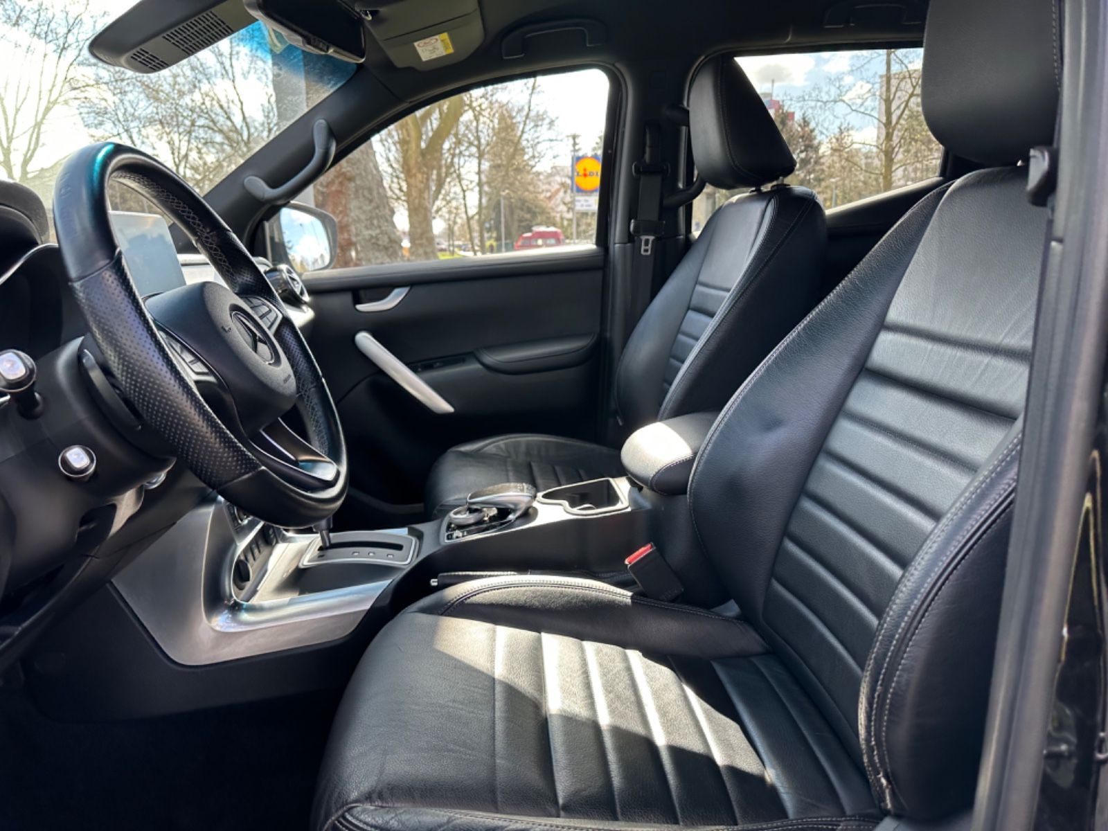 Fahrzeugabbildung Mercedes-Benz X 350d 4Matic DoKa Edition Power*Keyless*360°Kam