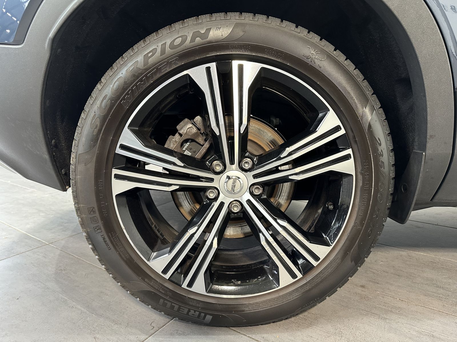 Fahrzeugabbildung Volvo XC40 T4 Recharge Inscription NAV+LED+KAM+PANO+VC