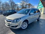 Opel Astra Caravan 1.6/Klimaauto/Sitzhzg/Tempo/AHK - Opel Astra aus 2010: 1.6