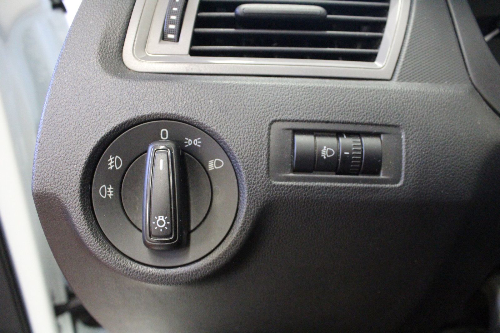 Fahrzeugabbildung SKODA Rapid 1.2 TSI Cool Edition Spaceback Allwetterre