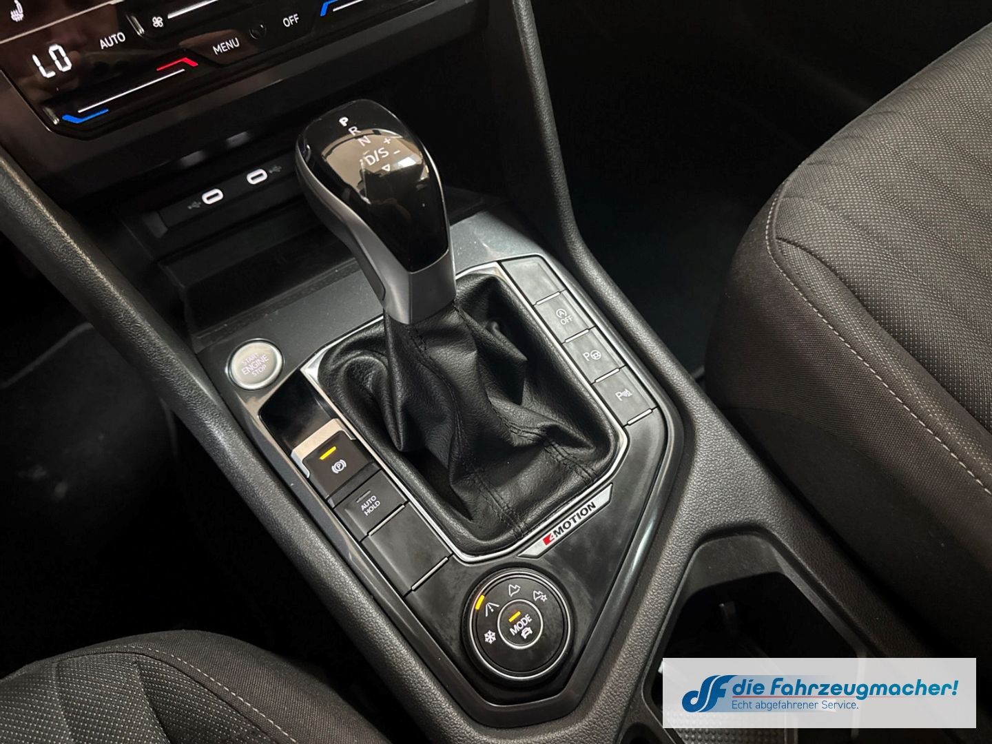 Fahrzeugabbildung Volkswagen Tiguan Life 4Motion 2.0 TDI AHK-klappbar Navi Di