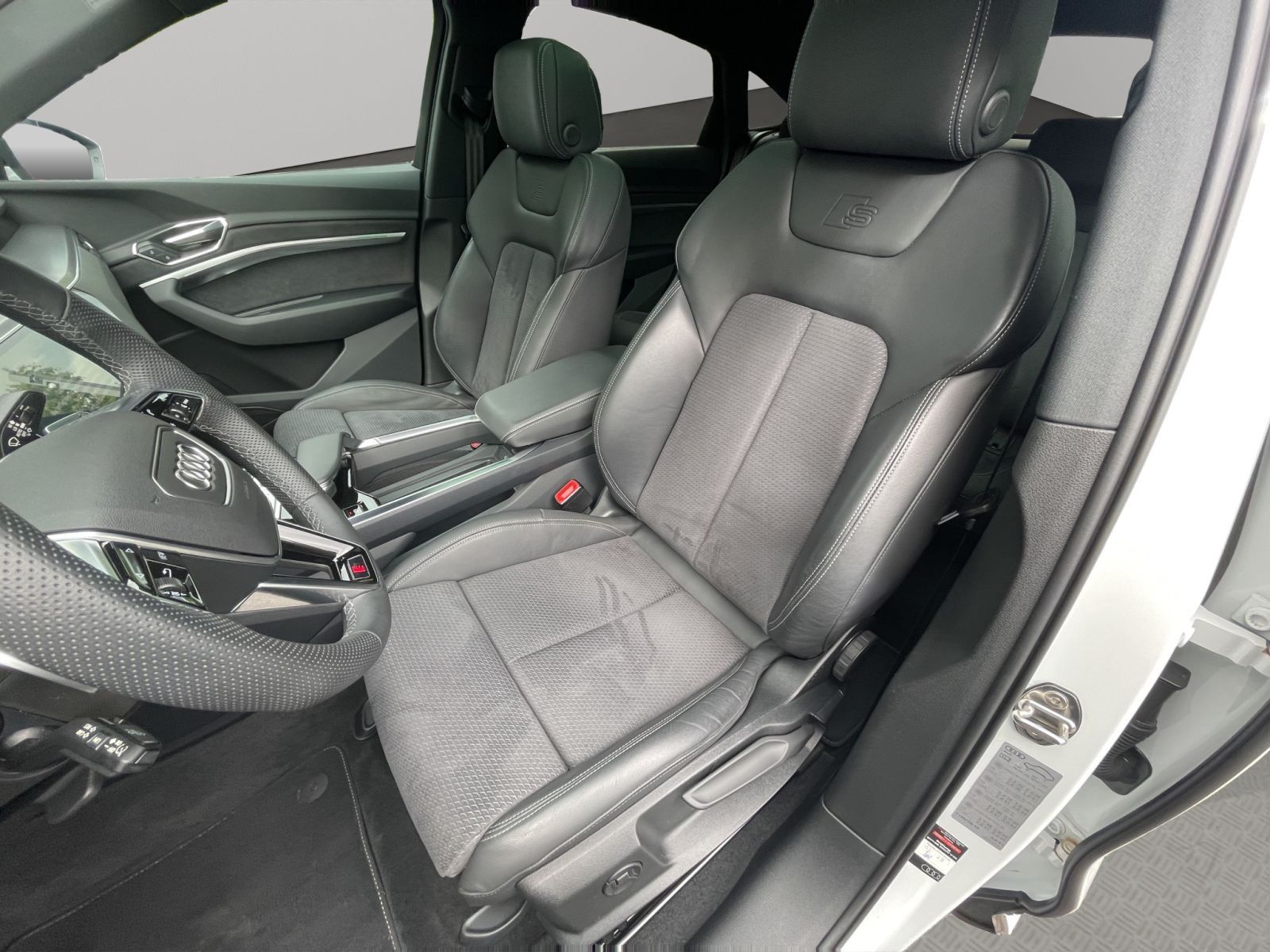 Audi Q8 e-tron - Bild 11
