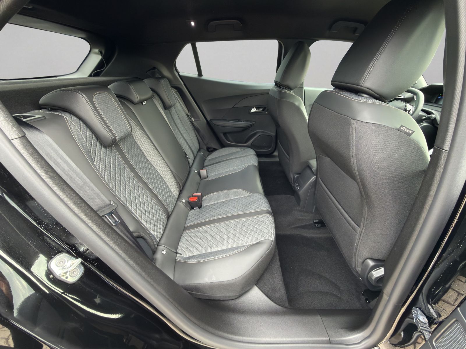 Peugeot 2008 - Bild 17