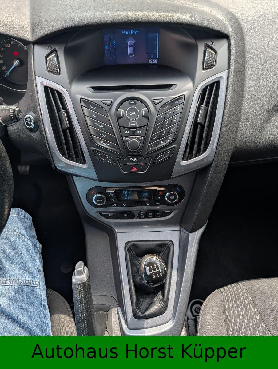 Ford Focus 2012 — photo 16