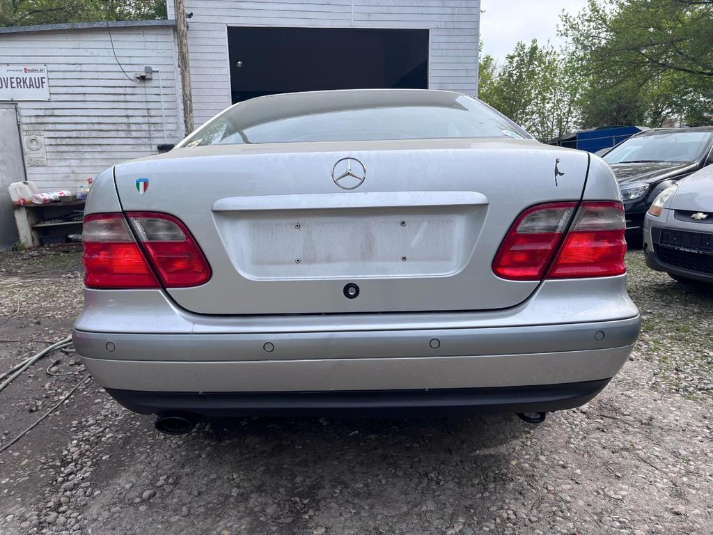 Mercedes-Benz CLK 320