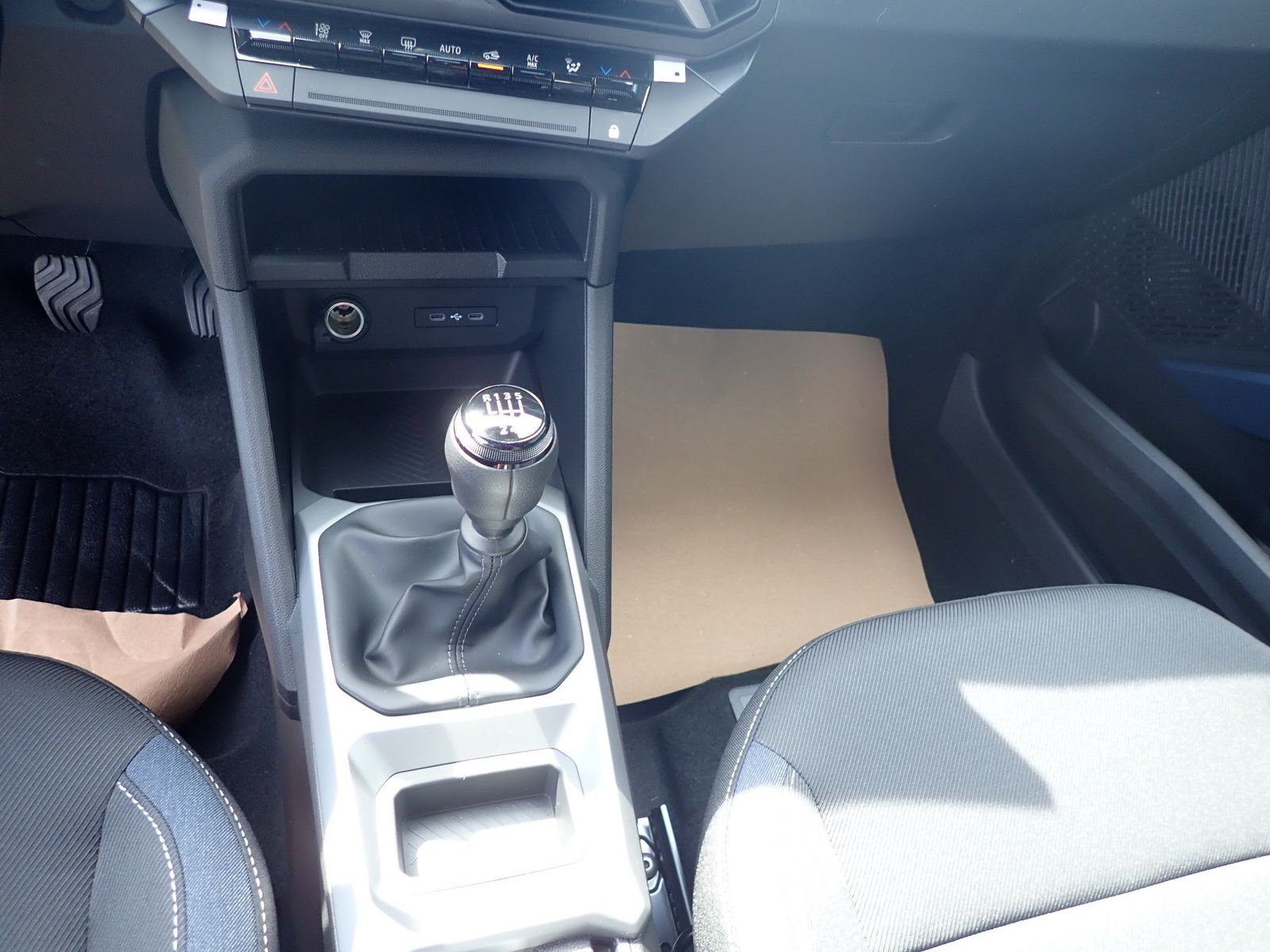 Fahrzeugabbildung Dacia Bigster Expression TCe 140
