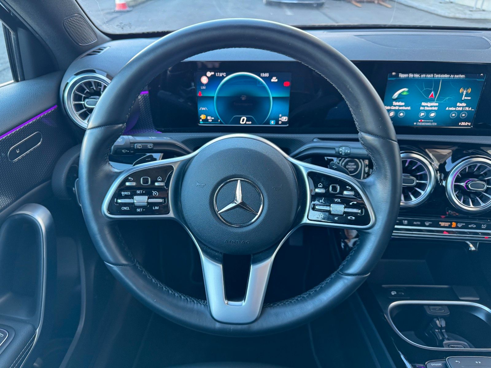 Fahrzeugabbildung Mercedes-Benz A 220d Progressive+Pano+Ambiente+RKamera+LED