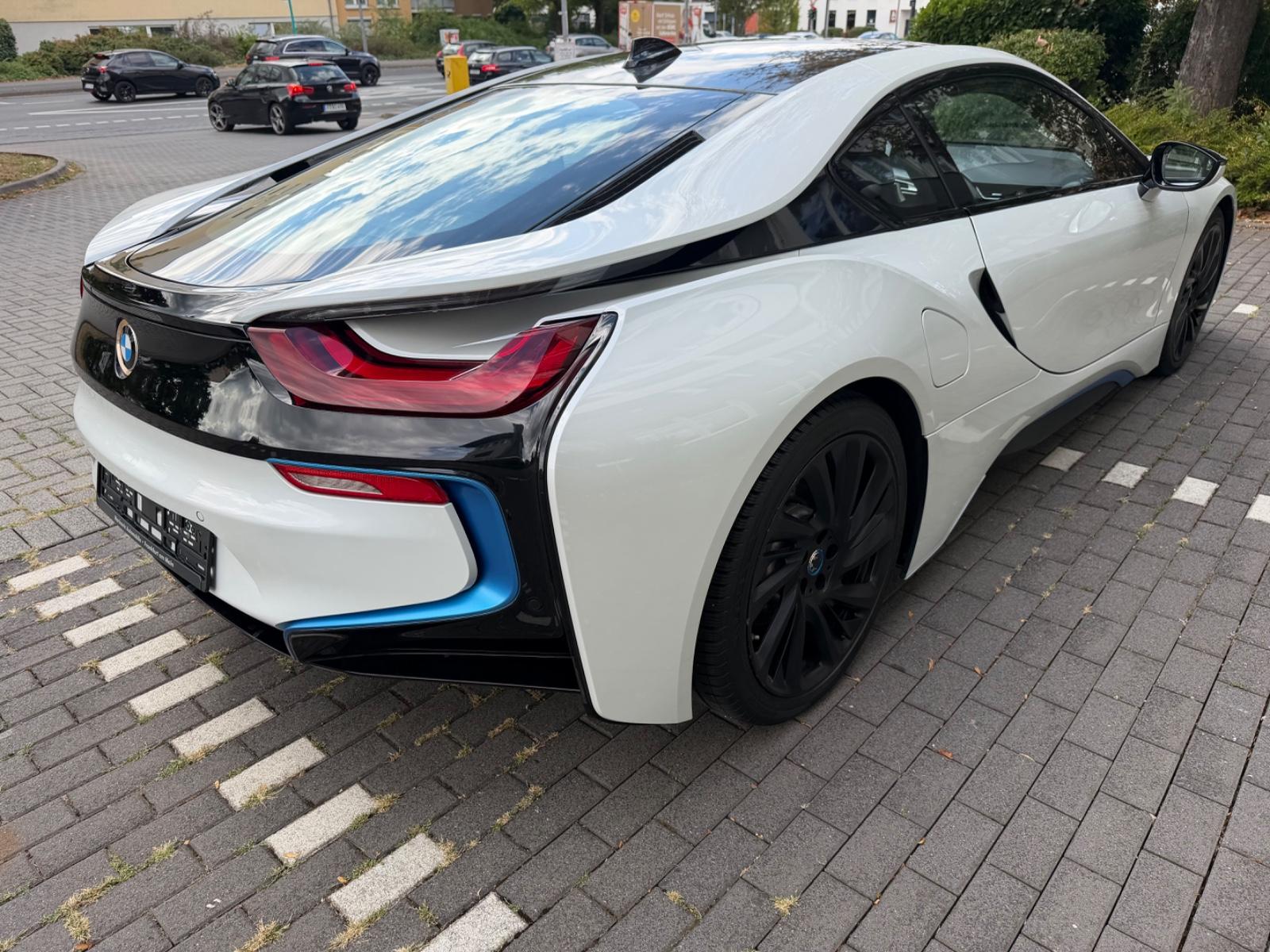 BMW i8 Pure Impulse MwSt. ausweisbar