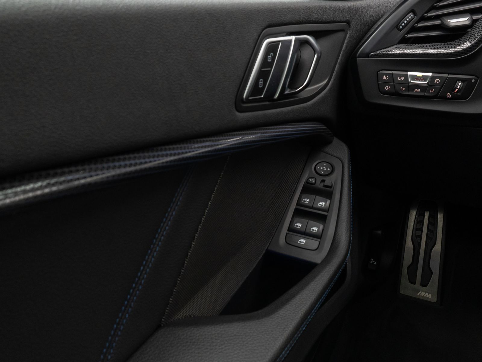 Fahrzeugabbildung BMW 220i Gran Coupé xDr M Sport Panorama Kamera H/K
