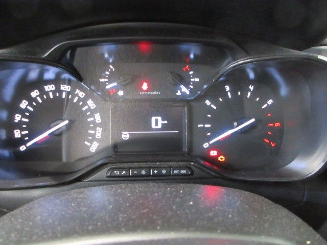 Fahrzeugabbildung Citroën C3 Shine Pack 1.2T LED/NAVI/PDC+CAM/ALU/DAB