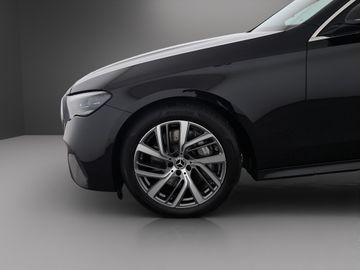 Mercedes E 300 - 4