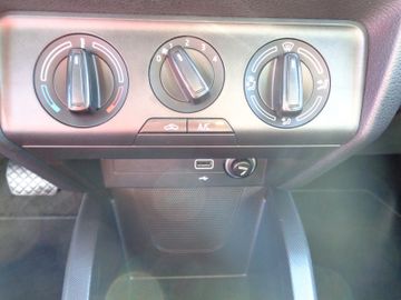 Bild 20 Skoda Fabia Combi Ambition 1.0TSI DSG PDC SML DAB TEMP