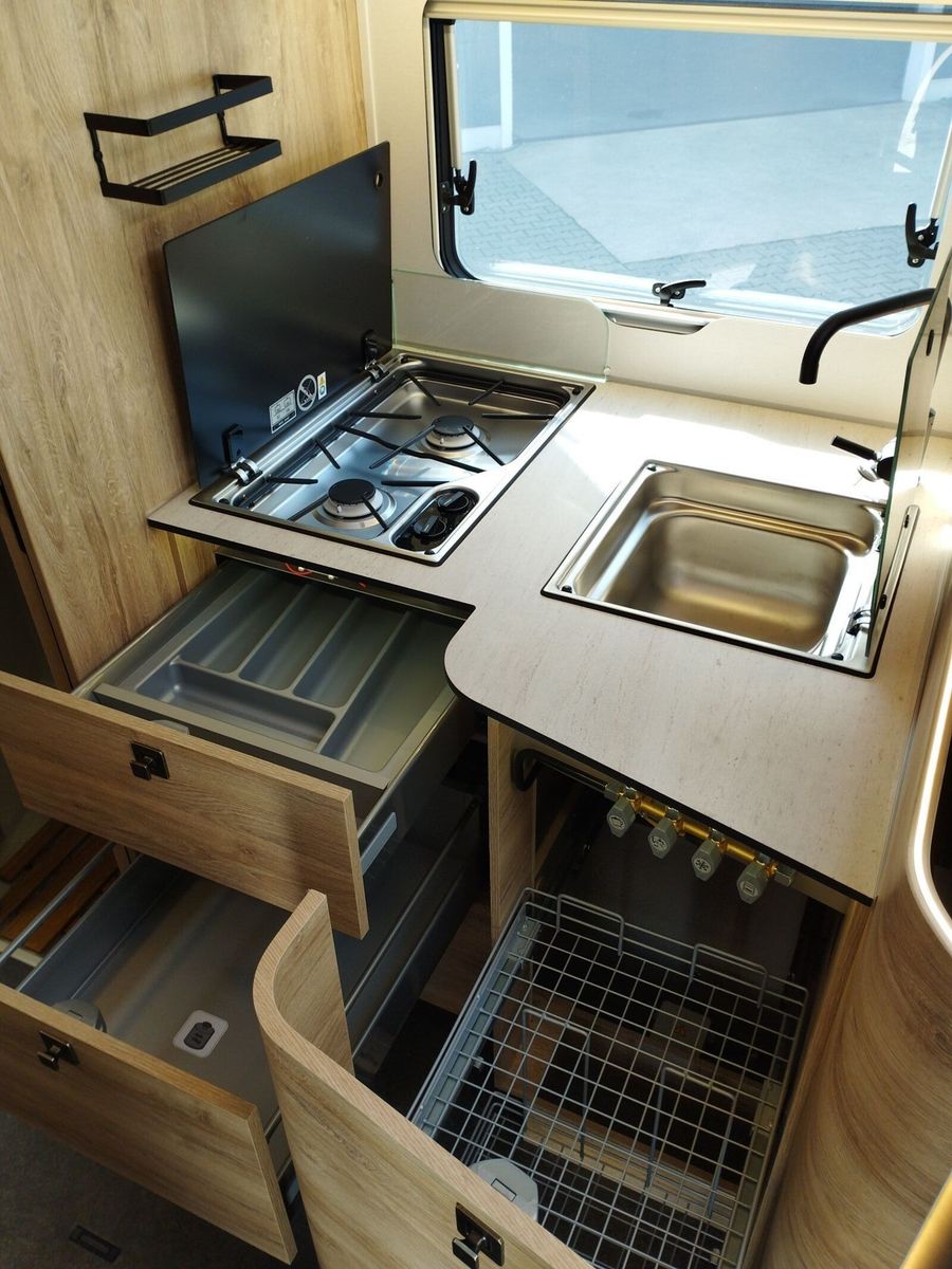 Fahrzeugabbildung Eura Mobil Integra Line IL 720 EB Mondial-Plus-Paket