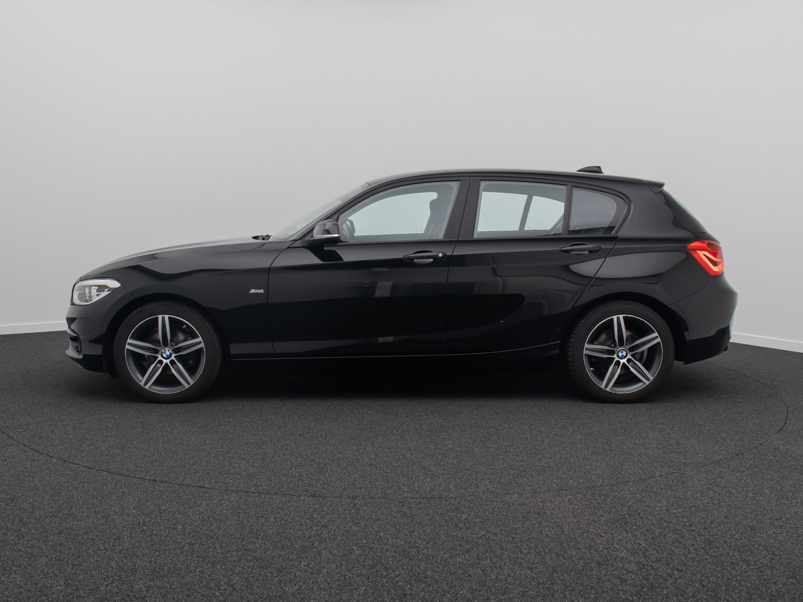 Fahrzeugabbildung BMW 118i Sport Line LED NaviBusiness Lordos Tempomat