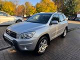 Toyota RAV 4 2.0-l-VVT-i 4x4 Cross Sport Automatik - Toyota aus 2007