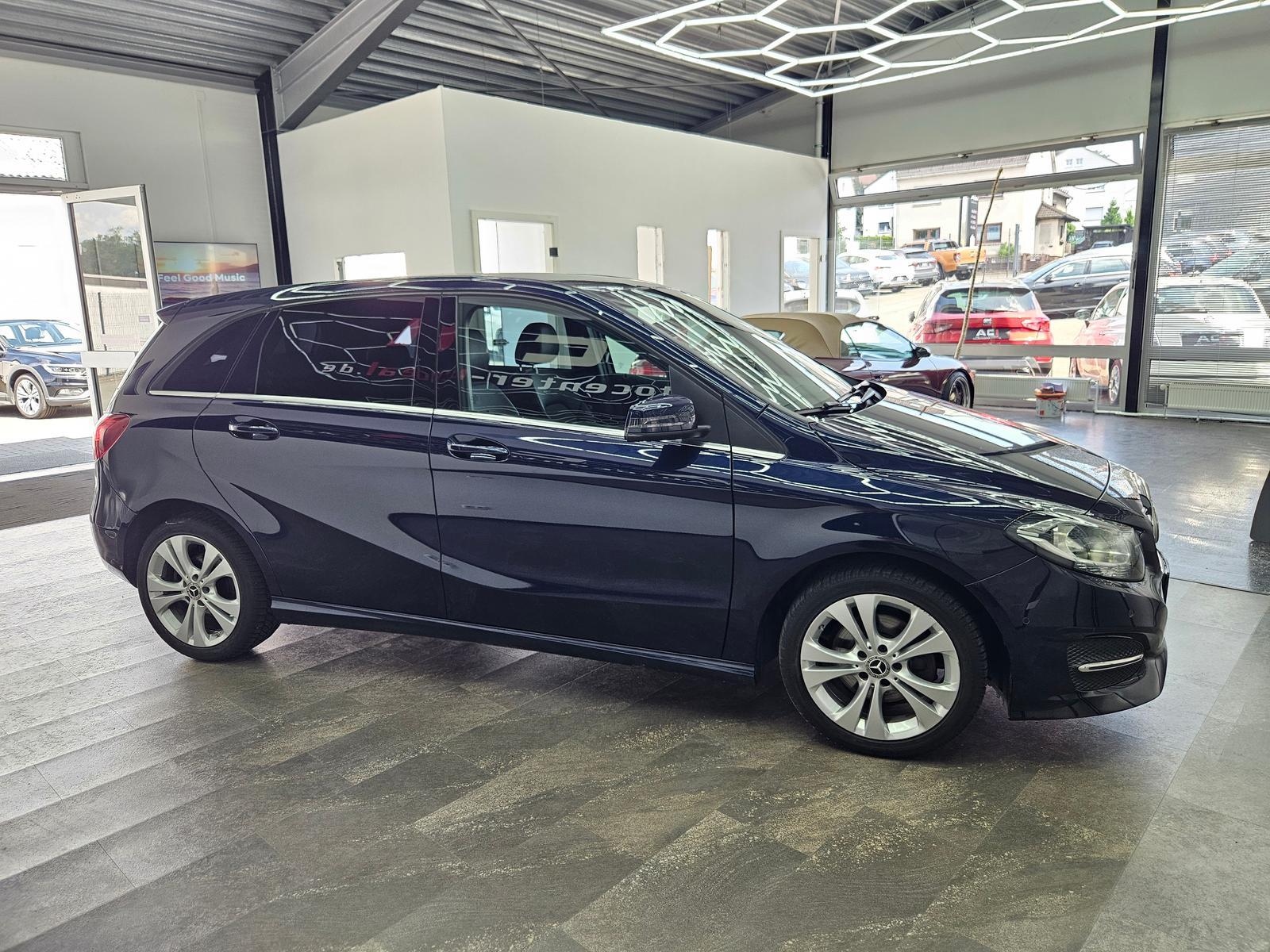 Mercedes-Benz B 180 1,6 Urban Business, Temp., LED, Navi, PDC