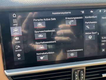 Porsche Cayenne - 6