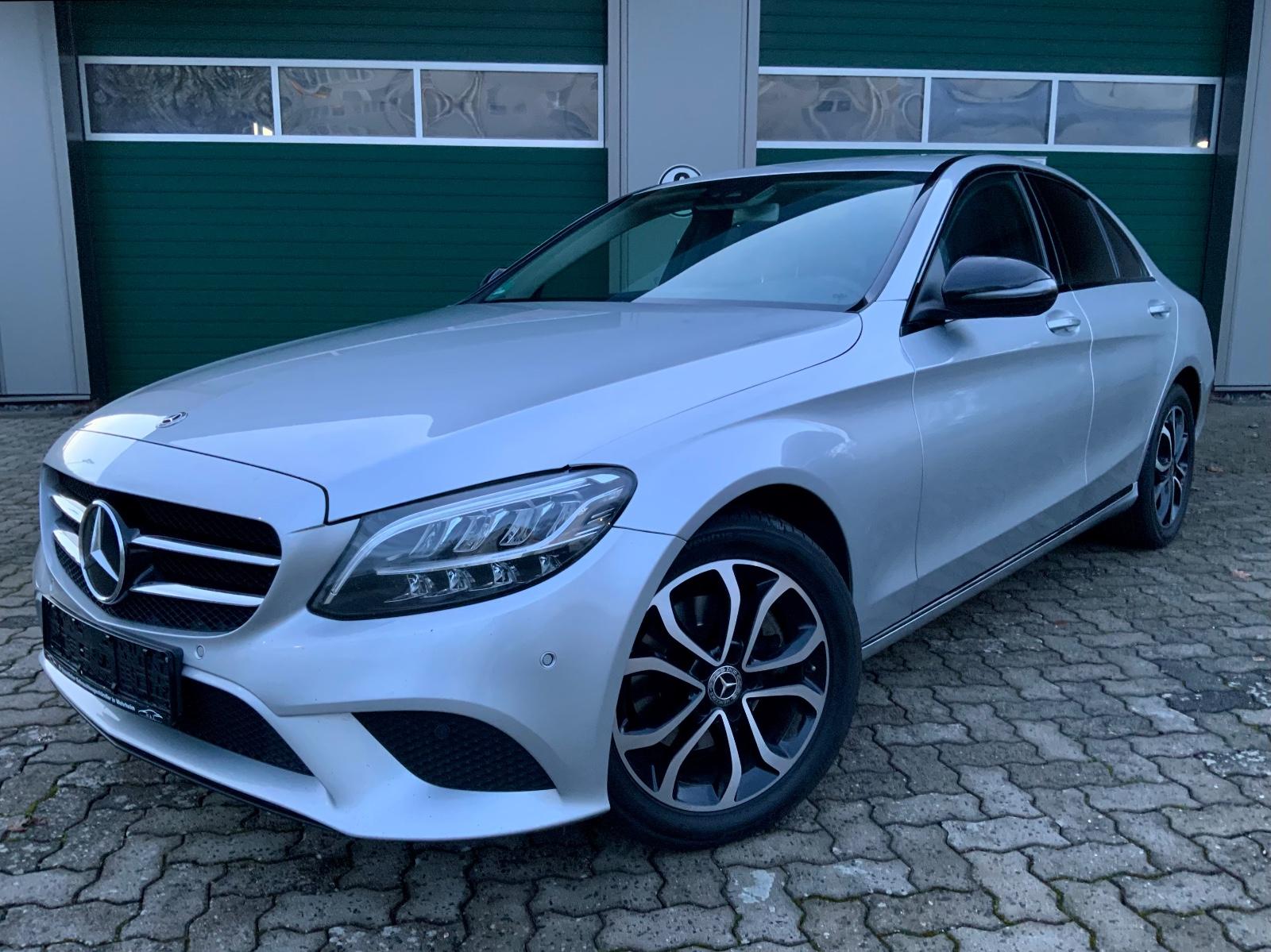 Mercedes-Benz C 220 d Lim./NIGHTPAKET/ SD/NAVI/LEDER/LED/RCAM/