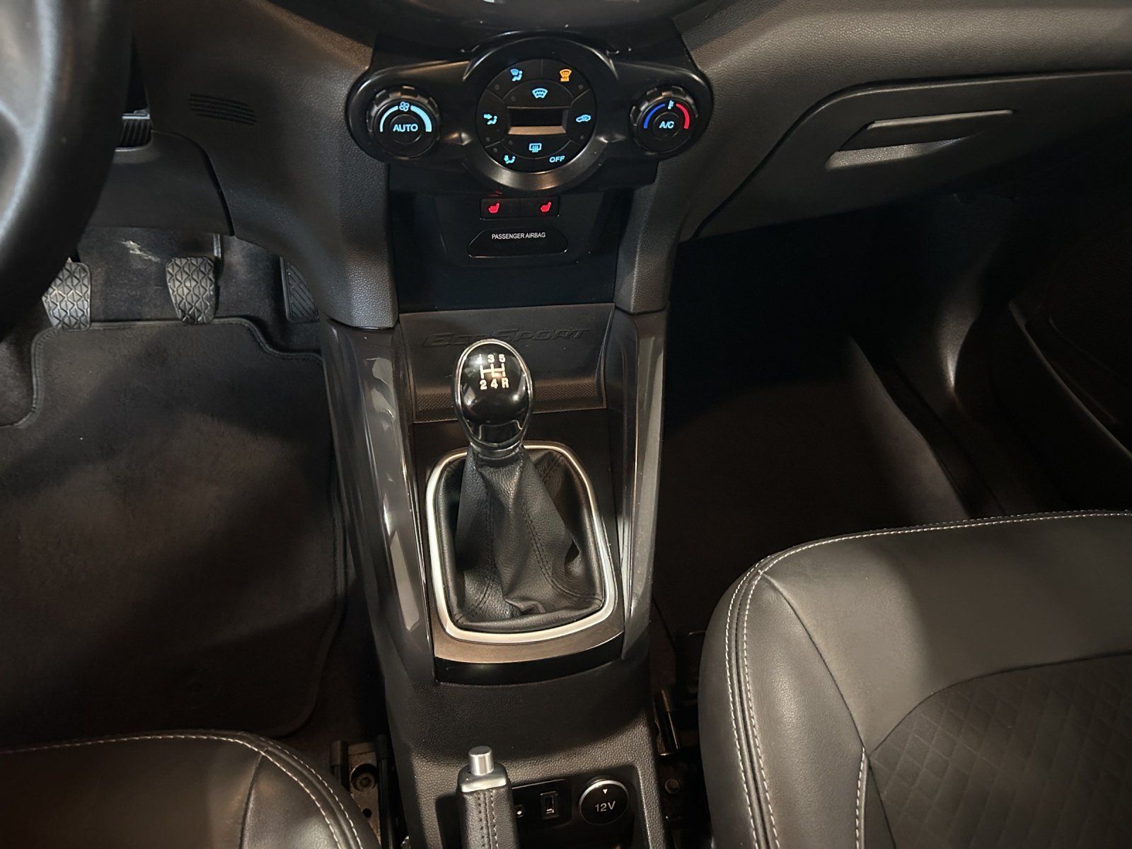Fahrzeugabbildung Ford EcoSport 1.0 EcoBoost Titanium