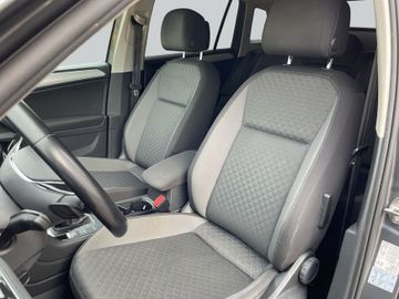 Volkswagen Tiguan - 10