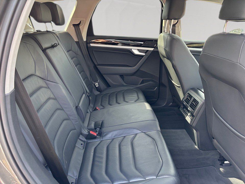 Fahrzeugabbildung Volkswagen Touareg 3.0 TDI V6 230PS Basis 4Motion