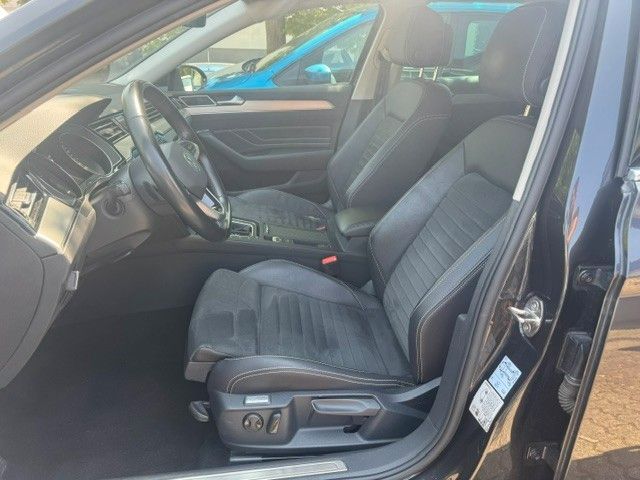 Fahrzeugabbildung Volkswagen Passat Variant Elegance LED AHK LEDER