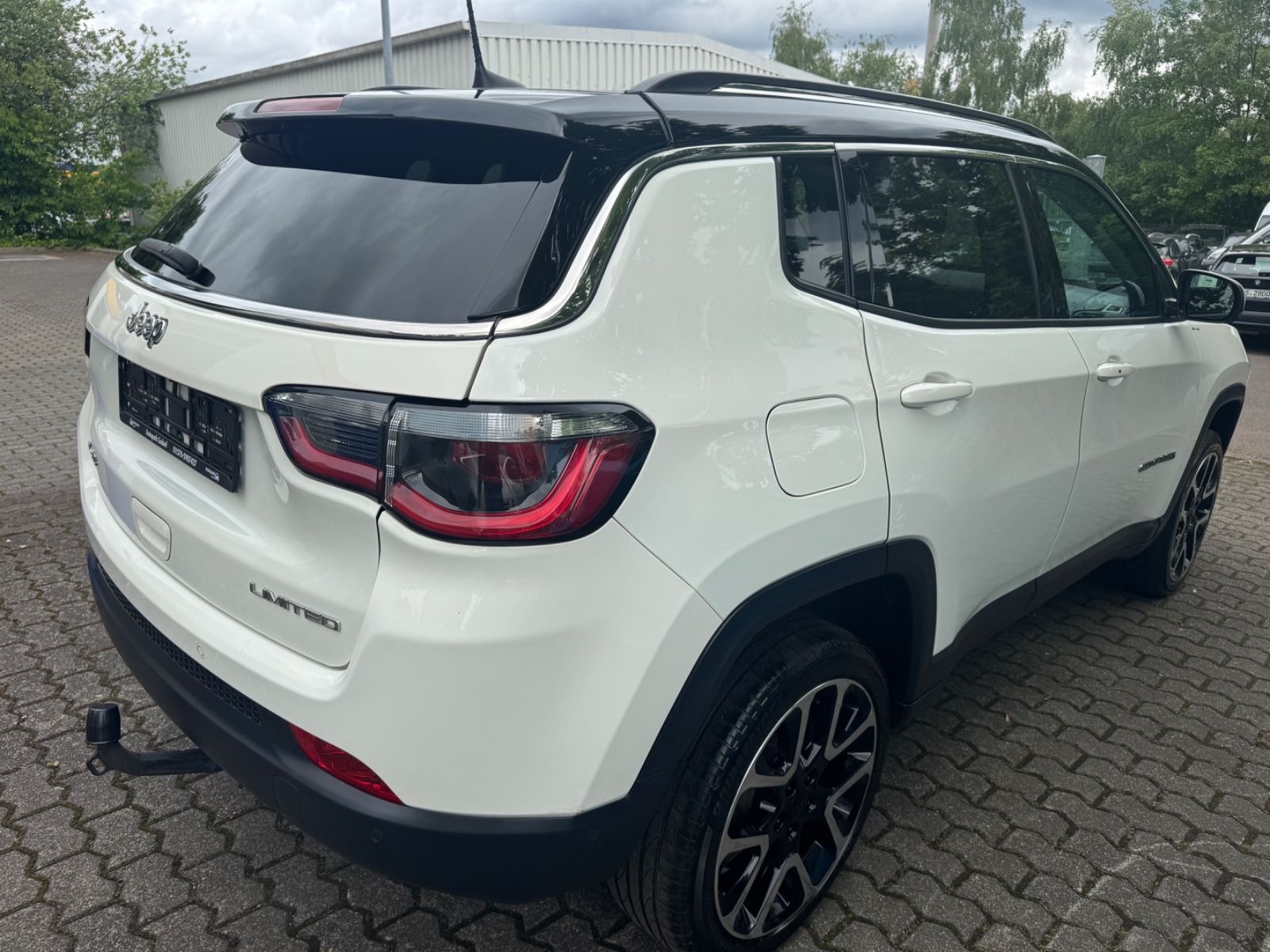 Fahrzeugabbildung Jeep Compass Limited 4WD Leder+Navi+Kamera+ACC