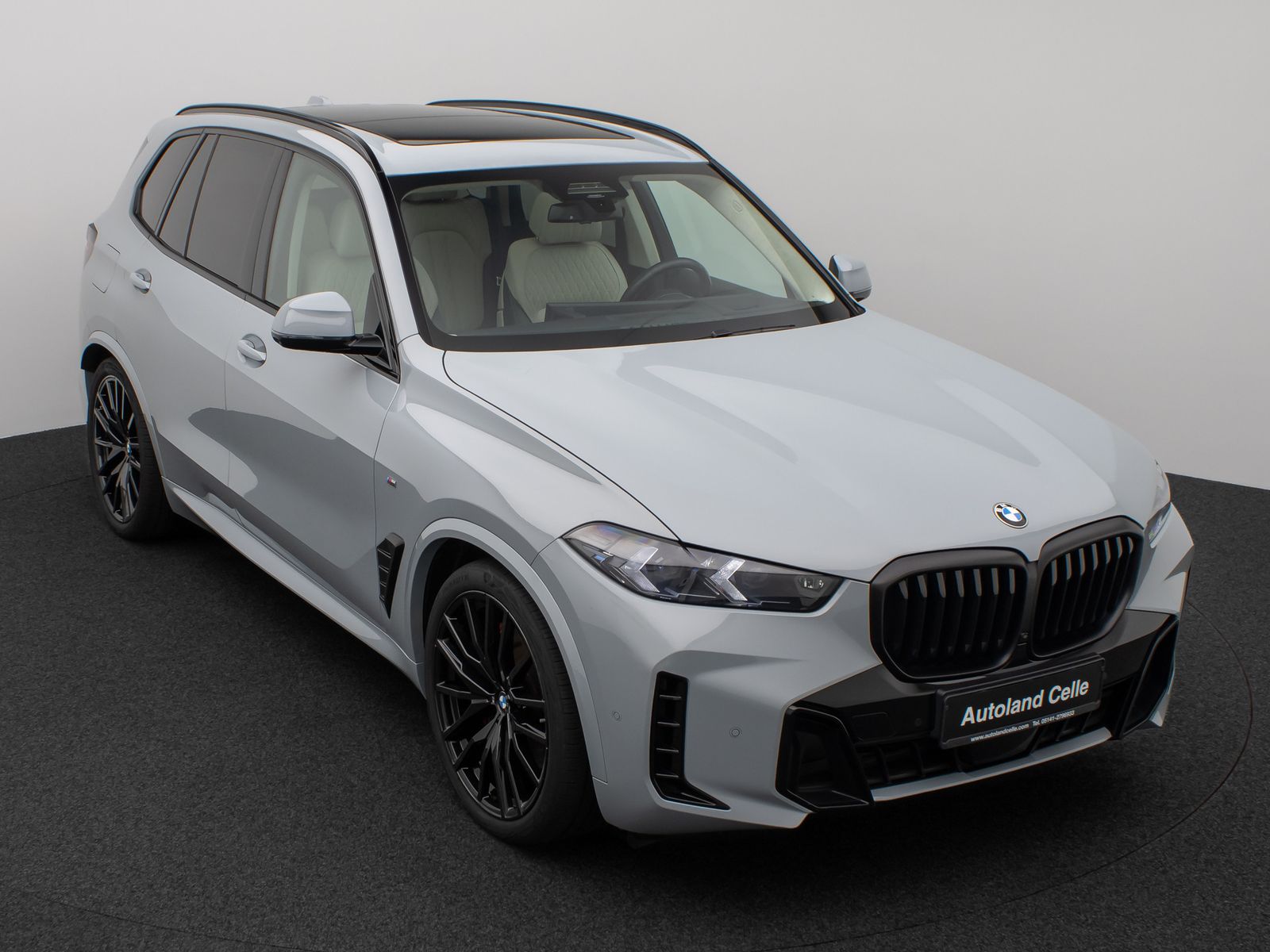 Fahrzeugabbildung BMW X5 xD30d M Sport Pro SkyLoung 360°HUD H/K SoftCL