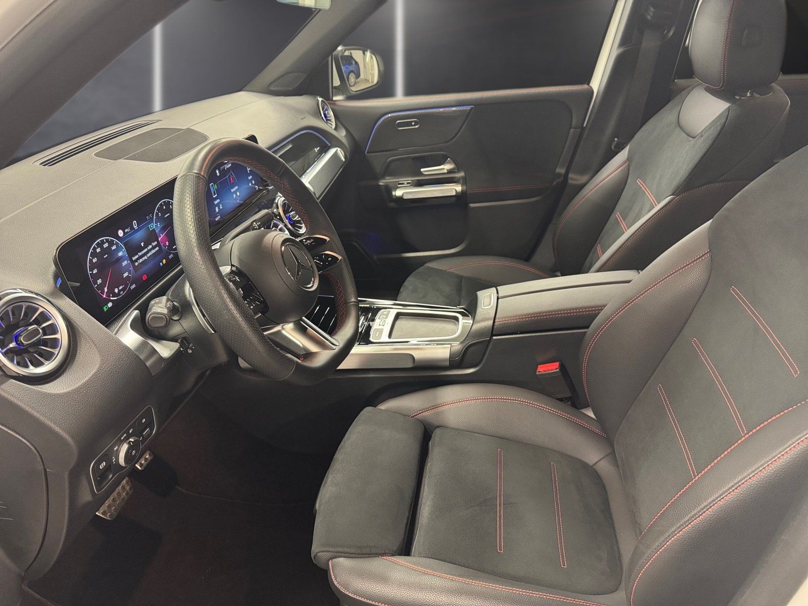 Fahrzeugabbildung Mercedes-Benz GLB 200 AMG Line*AHK*Distronic*MultiBeam*Kamera*