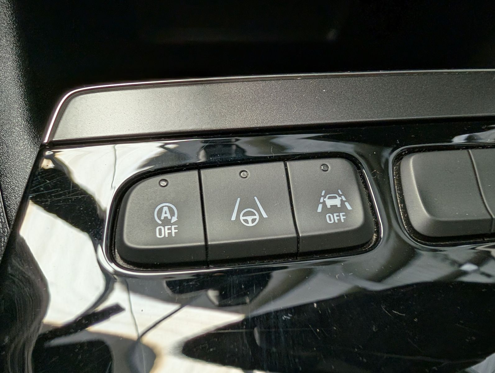 Fahrzeugabbildung Opel Mokka 1.2 Ultimate Aut. Winter-Paket Kamera ACC