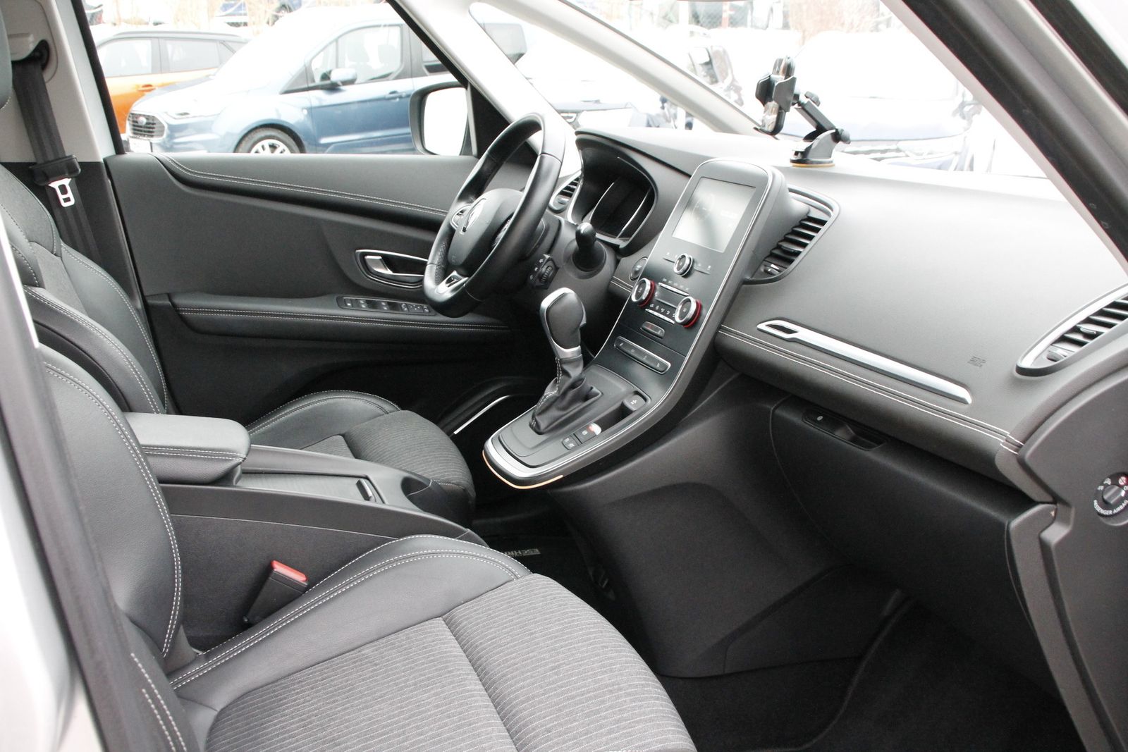 Fahrzeugabbildung Renault Grand Scenic INTENS TCe 160 EDC GPF