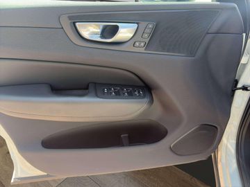 Volvo XC60 Plus Dark 2WD