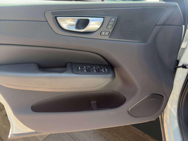 Volvo XC60 Plus Dark 2WD